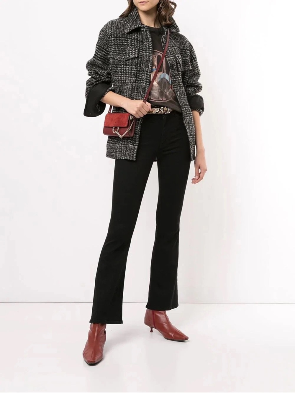 MOTHER The Weekender Mid Rise Flare Jeans in Not Guilty Black - EUC, 26